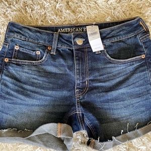 NWT Women American eagle shorts Size 2